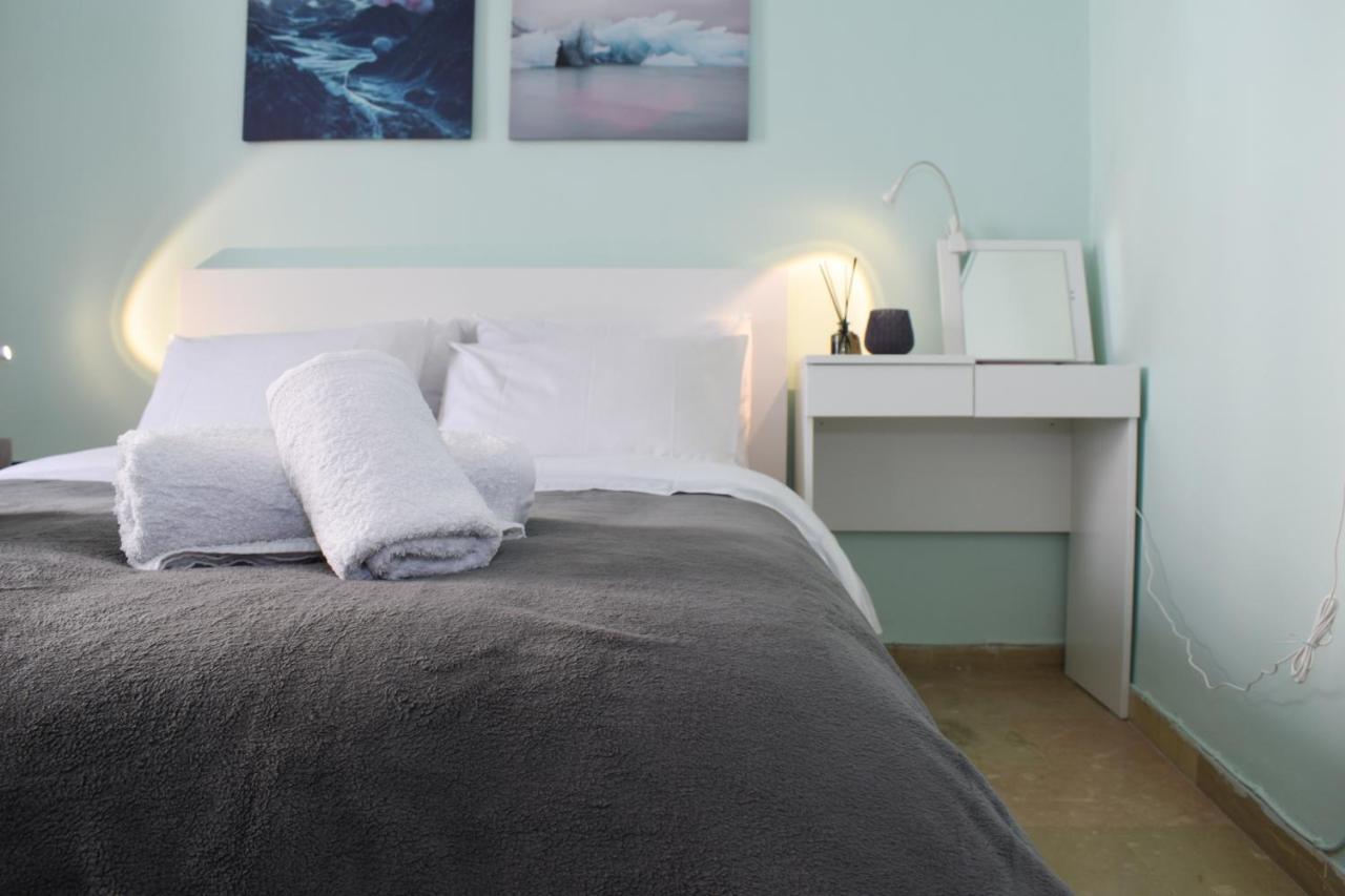 City Center Studio 2 Apartment Kalamata Bagian luar foto