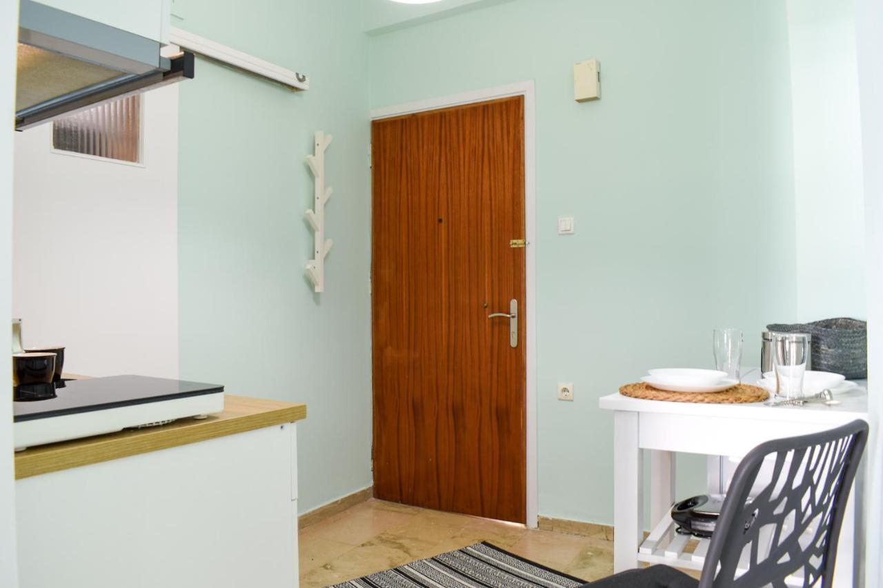 City Center Studio 2 Apartment Kalamata Bagian luar foto